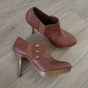 Fioni brown ankle boots